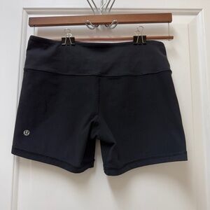 lululemon Athletica Women's Black Shorts Size 4/6